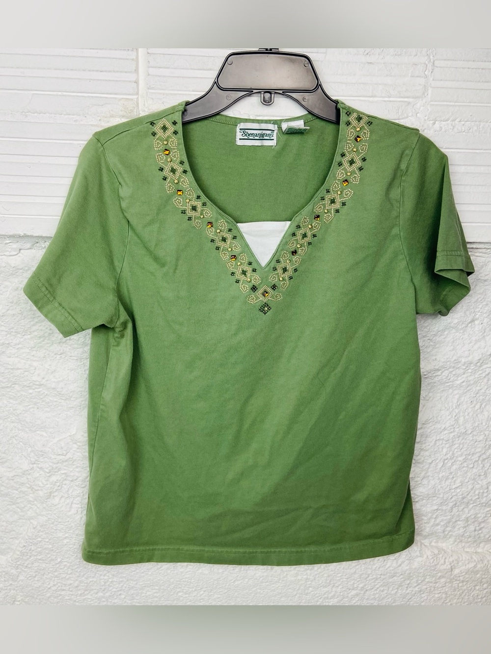 Shenanigans Green Embroidered beaded V-Neck Short Sleeve Tee size large